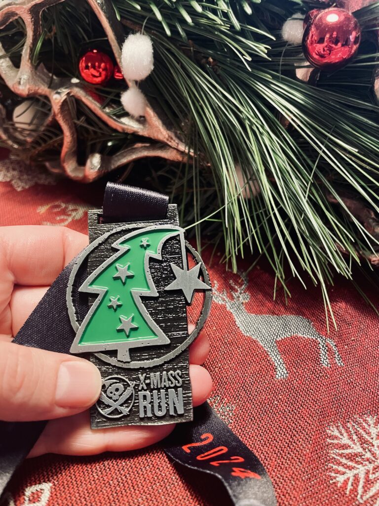Die diesjährige Medaille des X-Mass Run ist eine Tanne.